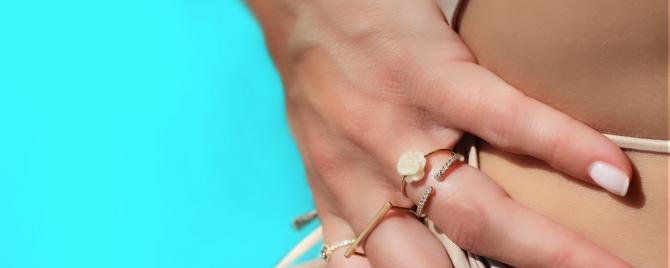Une bague jonc RedLine à personnaliser