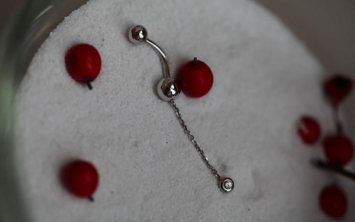 Boucle d'Oreille avec 0.10ct Diamant en Or Blanc Serti Clos - Redline - 0++