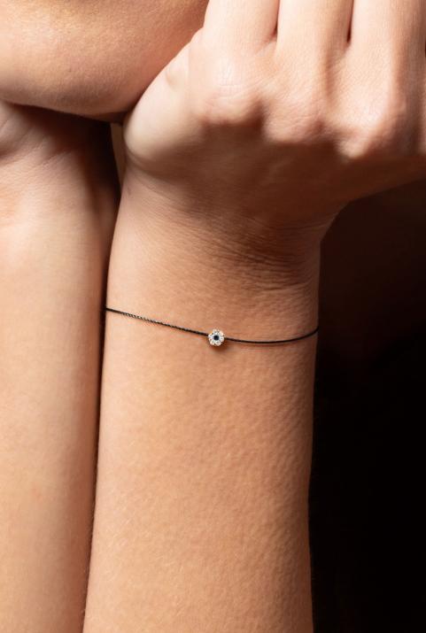 Bracelet fil avec des diamants blancs et diamant noir en serti invisible or jaune - Redline - 0++