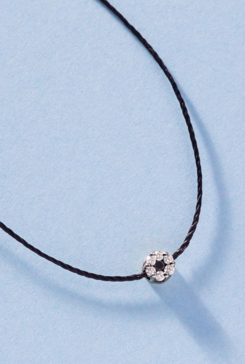 Collier fil avec des diamants blancs et un diamant noir en serti invisible or noir - Redline - 0++