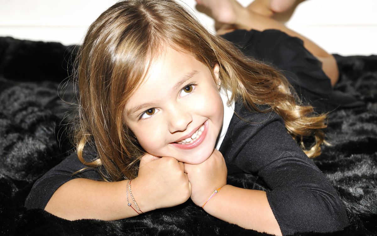 Redline Bijoux Pure Enfant Bracelet Fil Enfant Avec 0 05ct Diamant Rond En Or Noir Serti Clos Redline Redline Bijoux Pure Enfant Bracelet Fil Enfant Avec 0 05ct Diamant Rond En Or Noir Serti Clos Redline
