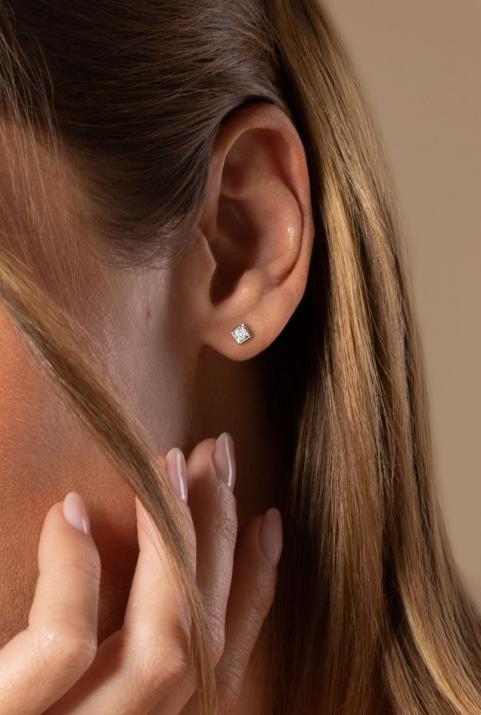 Boucles d'oreilles avec diamant 0.20 carat en serti carré or blanc - Redline - 0++