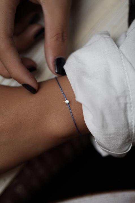 Bracelet fil avec diamant 0.08 carat en serti griffé or blanc - Redline - 0++