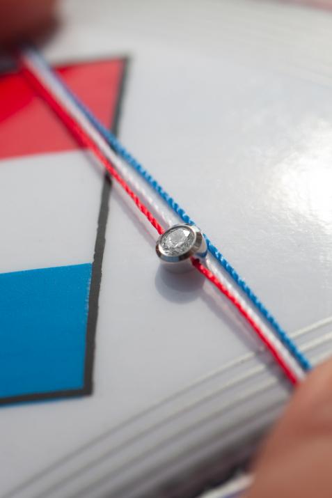 Bracelet fil drapeau avec diamant 0.10 ct en serti clos or blanc - Redline - 0++