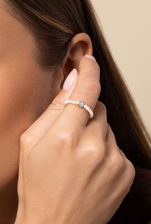 Bague fil avec des petites perles d'eau douce et un diamant 0.10 carat en serti clos or blanc - Redline - 0++