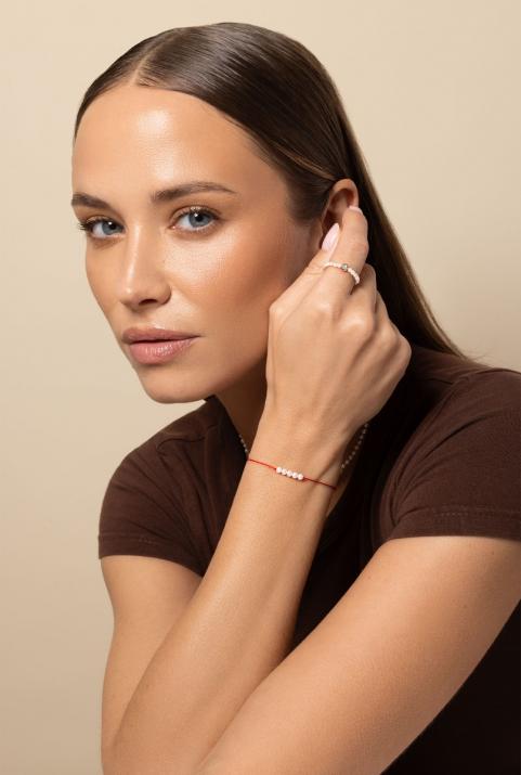 Bague fil avec des petites perles d'eau douce et un diamant 0.10 carat en serti clos or rose - Redline - 0++