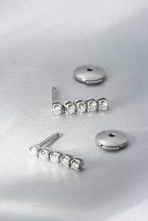 Boucles d'oreilles avec diamants 1.9 carats en serti griffe or blanc - Redline - 0++