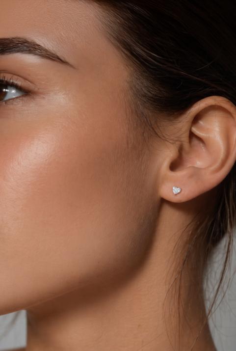 Boucles d'oreilles puces Bien Aimé en or blanc - Redline - 0++