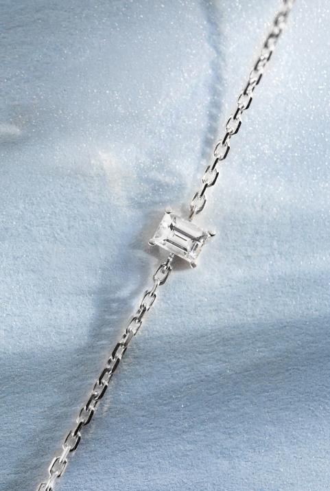 Bracelet chaîne avec diamant baguette 0.10 carat en serti griffe or blanc - Redline - 0++