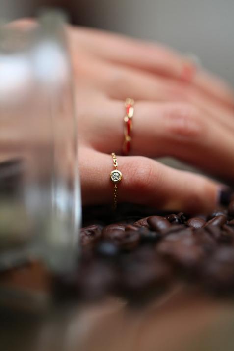 Bague chaîne avec diamant 0.05 carat en serti clos or jaune - Redline - 0++