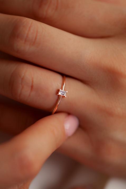 Bague jonc avec diamant baguette 0.10 carat en serti griffe or rose - Redline - 0++