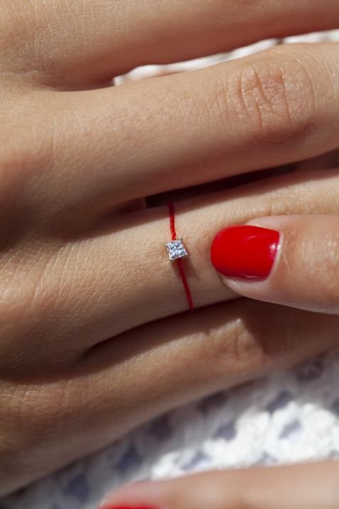 Bague fil avec diamant princesse 0.11 carat en serti griffe or blanc - Redline - 0++