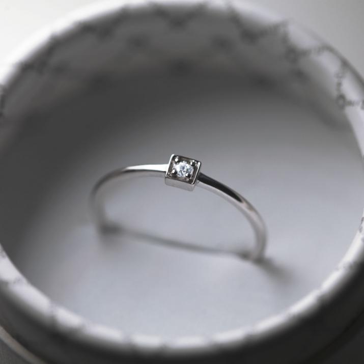 Bague avec 0.05ct Diamant en Or Jaune Serti Clos - Redline