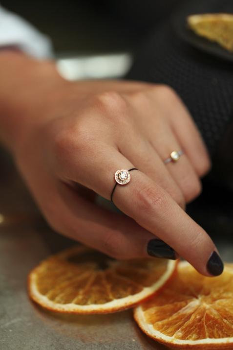 Bague fil avec diamants 0.26 carat en serti clos or jaune - Redline - 0++