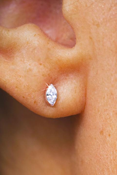 Boucles d'oreilles puces Majesté en or rose - Redline - 0++