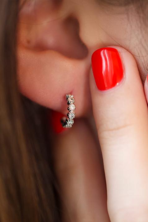 Boucles d'oreilles avec diamants 0.168 carat en serti griffe or blanc - Redline - 0++