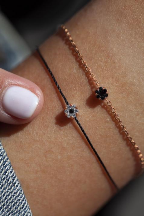 Bracelet fil avec des diamants blancs et diamant noir en serti invisible or rose - Redline - 0++