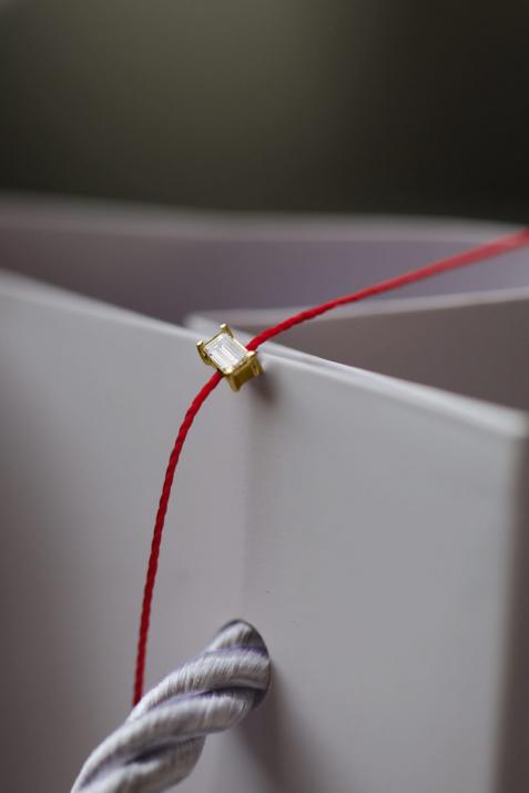 Bracelet fil avec diamant baguette 0.20 carat en serti griffe or jaune - Redline - 0++