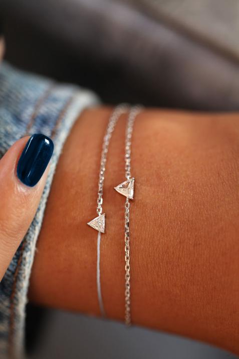 Bracelet fil et chaîne avec diamant triangle 0.20 carat en serti griffe or blanc - Redline - 0++