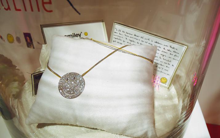 Collier Chaîne Femme avec 1.91ct Diamant Rond en Or Blanc Pavé - Redline - 0++