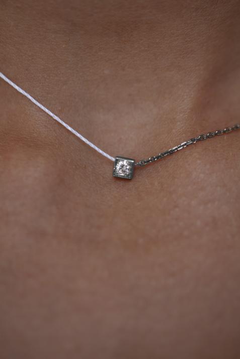 Collier fil et chaîne avec diamant 0.10 carat en serti carré or noir - Redline - 0++