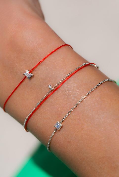 Bracelet chaîne avec diamant princesse 0.11 carat en serti griffe or blanc - Redline - 0++