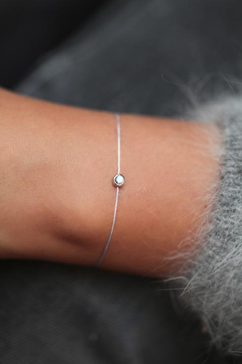 Pure Topaz Thread bracelet in White Gold - Redline