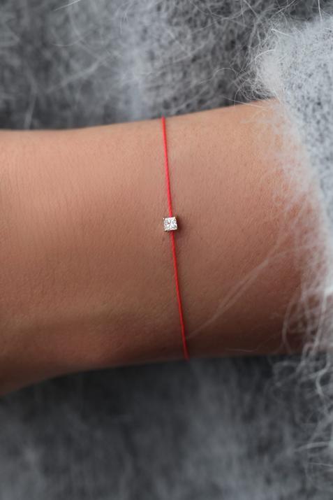 Bracelet fil avec diamant princesse 0.11 carat en serti griffe or jaune - Redline - 0++