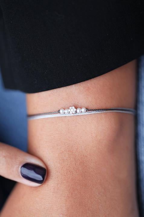 Bracelet 3 fils avec diamant 0.05 ct et perles serti invisible or blanc - Redline - 0++