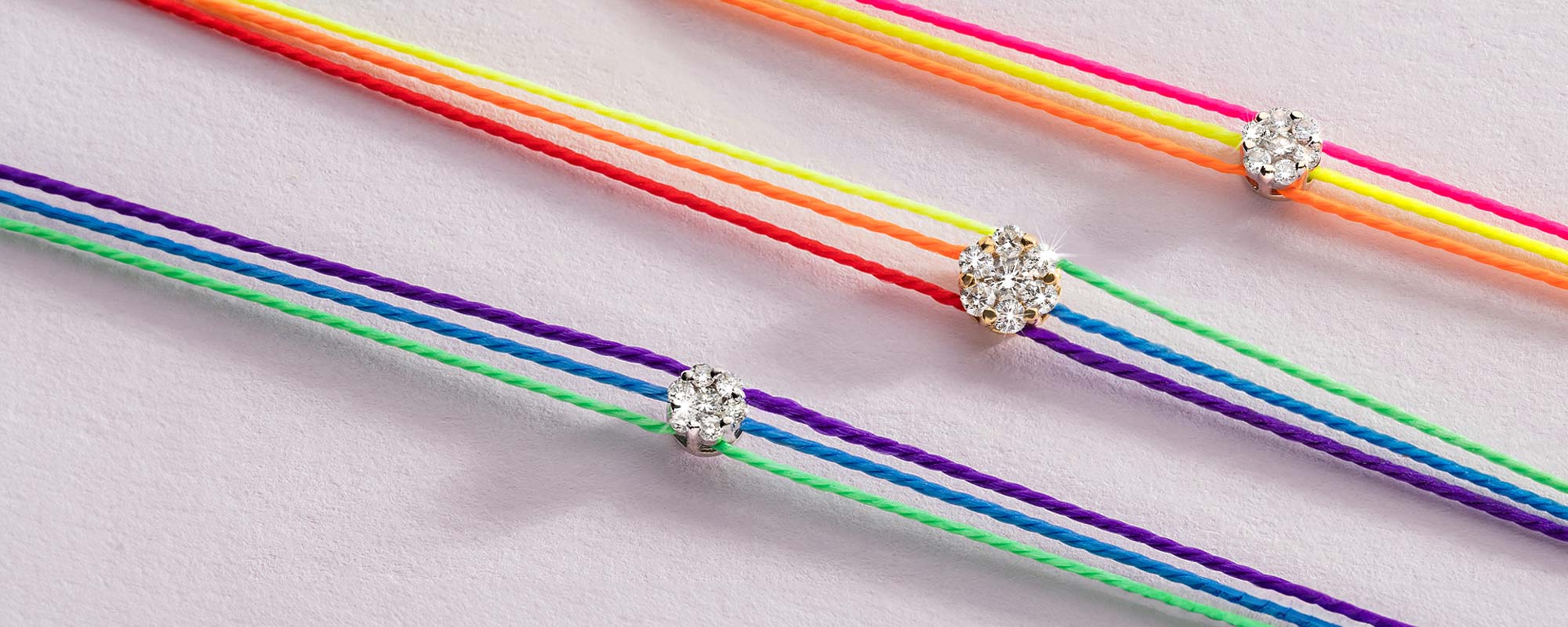 Bracelet Premier Designs En Daim Rouge Canneberge Avec Maillons Dorés - Occasion