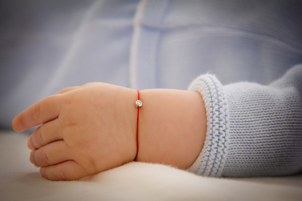 bracelet bebe fil rouge diamant