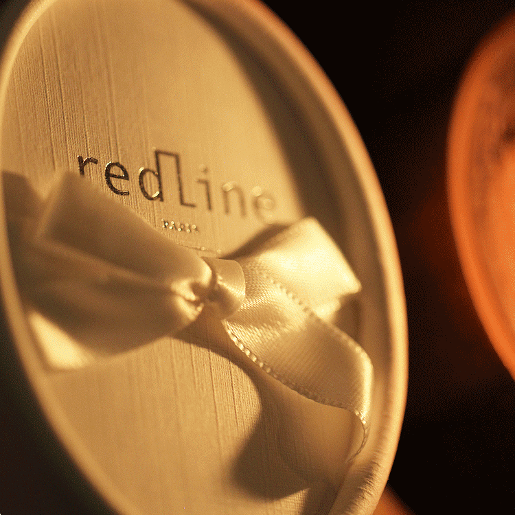 ENTREZ DANS LA MAGIE DE REDLINE