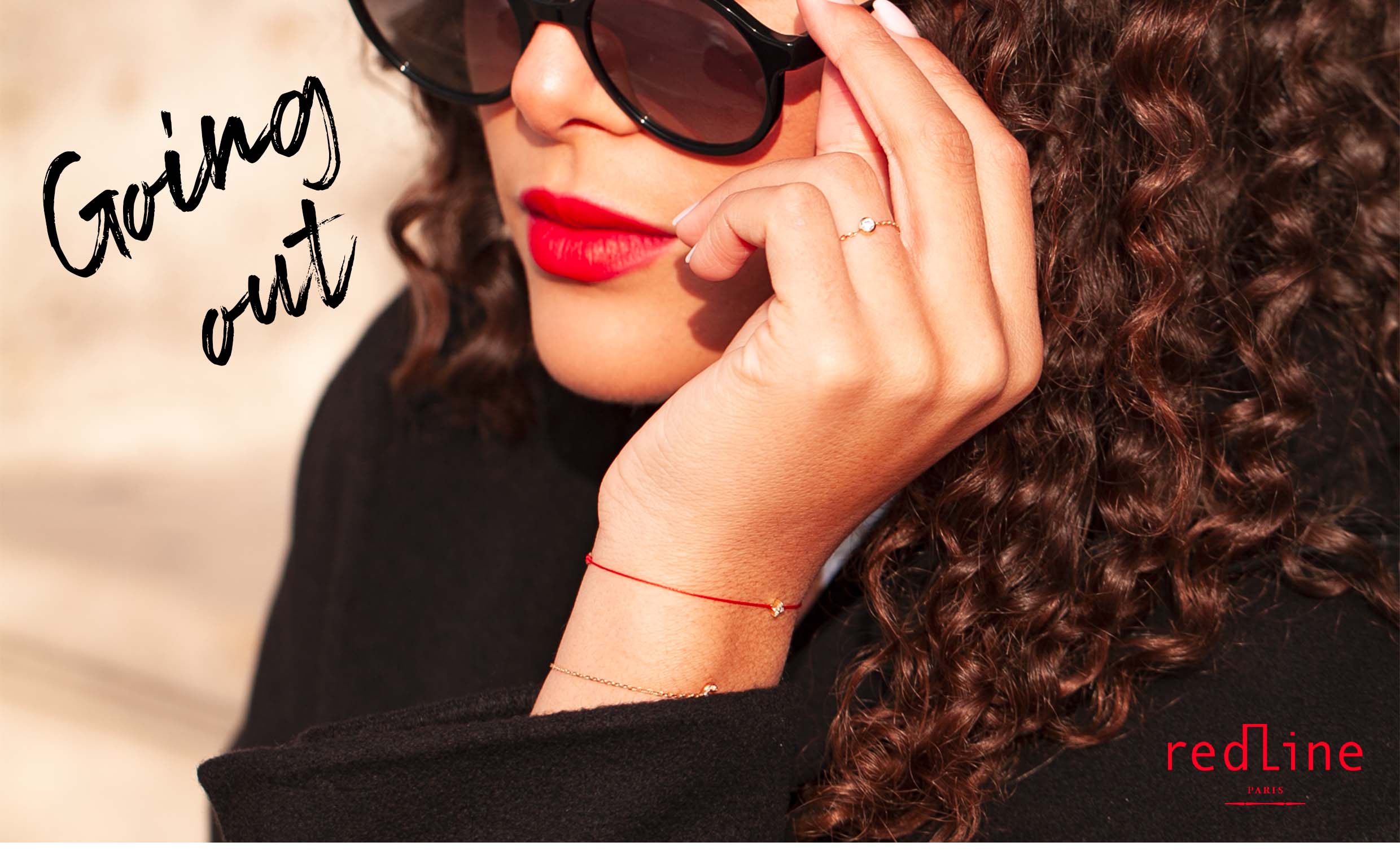 Aujourd'hui, Redline sort de son atelier parisien pour se balader dans les rues de Paris et capter chaque rayon de soleil avec ses créations scintillantes parées de diamants aux multiples facettes.