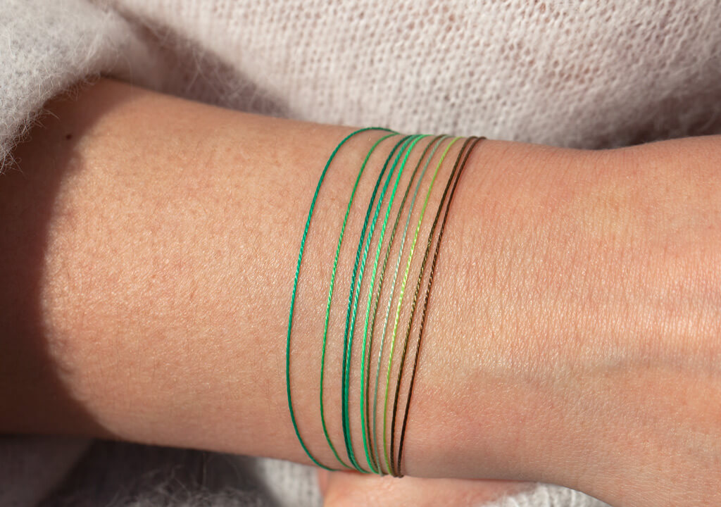 Différents fils verts bracelets Redline
