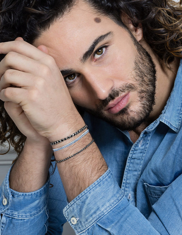 Des fils et de la couleur