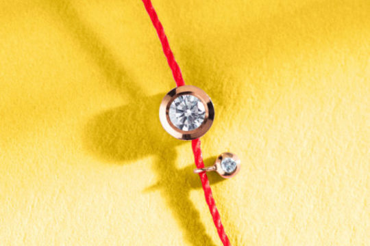 Redline bijoux fils rouge