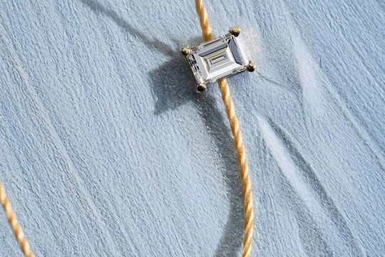 Collection Comtesse Redline : diamant baguette, élégance et raffinement intemporels