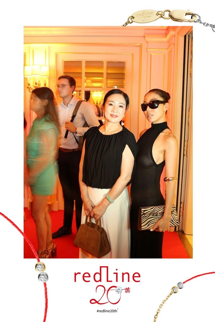 GUO XIAYAN ET SA MERE AU 20 ANS DE REDLINE PLACE VENDOME